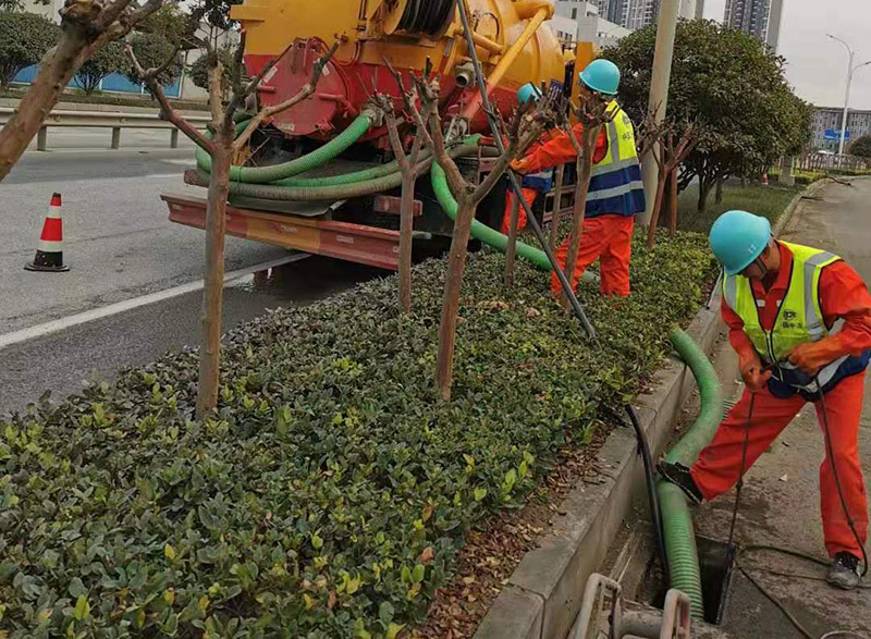 囊谦市政管道清淤